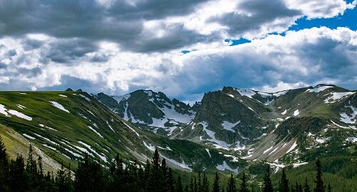 Discover Denver hidden gems, from secret bars to scenic parks and local favorites. Explore 15 unique spots locals love and plan your visit.